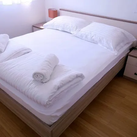 Apartman Dalmatino Apartamento *